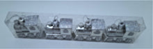 Încărcați imaginea în Galerie, Set Globuri de Craciun Uniculoare pentru Brad 4 buc Trenulet Locomotiva Argintie