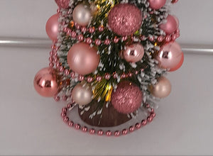 Brad Artificial de Craciun Decorat 27 cm Roz Piersica cu Led