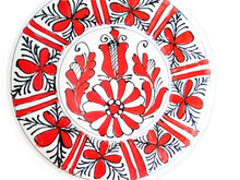 Încărcați imaginea în Galerie, Farfurie Decor cu Motive Traditionale Ceramica de Corund Crini Fluturi si Margarete 16 cm