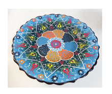 Încărcați imaginea în Galerie, Farfurie Platou cu Model Traditional Turcesc Ceramica Pictat Manual Albastru-Rosu Decorativa 25 cm Tuceasca