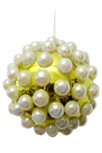 Încărcați imaginea în Galerie, Ornament Glob de Craciun cu Perle Albe pentru Brad Pom Galben de 8 cm Cadou Auriu