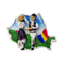 Încărcați imaginea în Galerie, Magnet Decorativ Frigider Harta Romaniei cu Pereche Tarani Dansatori si Tricolor Populari Traditionale