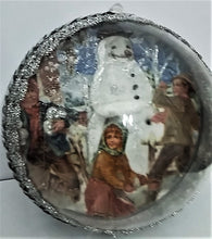 Încărcați imaginea în Galerie, Glob de Craciun 14 cm de Brad Copii si Omul de zapada GLCR-0012