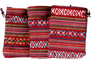 Saculet din Textil Motive Traditionale Taranesti Populare Rosu, Alb, Bleu  14 cm orizontal