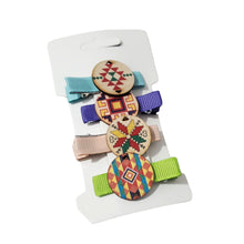 Încărcați imaginea în Galerie, Set 4 Agrafe cu Motive Traditionale Taranesti Populare Clame Par Crocodil Cabochon Lemn