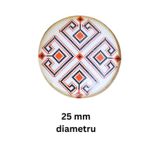 Încărcați imaginea în Galerie, Cabochon din Sticla Transparenta cu Motive Traditionale Taranesti Populare Rotund Inima 25 mm