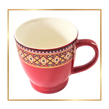 Încărcați imaginea în Galerie, Set 3 Cani cu Motive Traditionale Taranesti Populare Romanesti din Ceramica Broderie Camasa Taraneasca 7x8 cm 270 ml