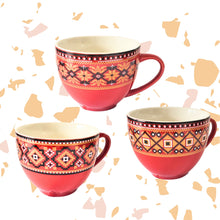 Încărcați imaginea în Galerie, Set 3 Cani cu Motive Traditionale Taranesti Populare Romanesti din Ceramica Broderie Camasa Taraneasca 7x8x8 cm 240 ml