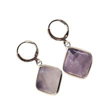 Încărcați imaginea în Galerie, Cercei cu Pietre SemiPretioase pe Montura Metalica cu Cabochon de Ametist Mov Purple Romb Patrat 18 mm