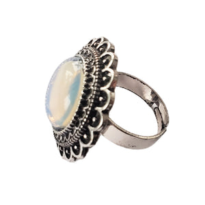 Bijuterie Inel Reglabil cu Pietre Semi-Pretioase Cabochon Rotund din Argint Tibetan si Opal Alb Translucid Caboson 18x18 mm