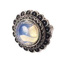 Încărcați imaginea în Galerie, Bijuterie Inel Reglabil cu Pietre Semi-Pretioase Cabochon Rotund din Argint Tibetan si Opal Alb Translucid Piatra semipretioasa