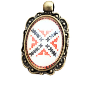 Pandantiv Bijuterie cu Motive Traditionale Taranesti Populare Oval Baza Bronz Cruce Rosu-Negru Cabochon 18x25 mm