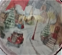 Încărcați imaginea în Galerie, Glob de Craciun 14 cm de Peisaj de iarna cu masina rosie GLCR-0014