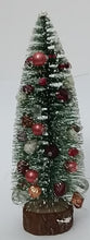 Încărcați imaginea în Galerie, Brad Artificial de Craciun Decorat cu Margele Rosu-Alb 23 cm