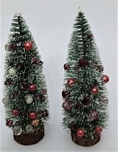 Încărcați imaginea în Galerie, Brad Artificial de Craciun Decorat cu Margele Rosu-Alb 23 cm