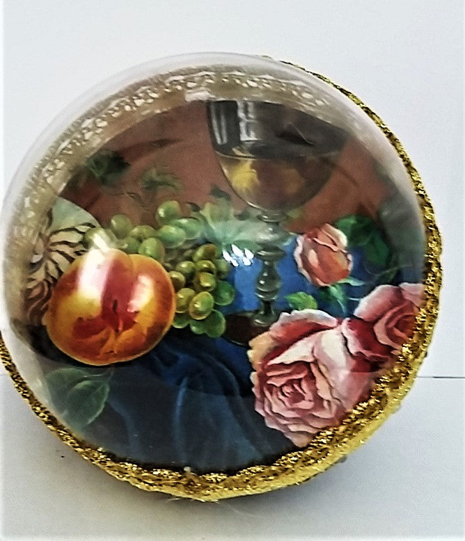 Glob de Craciun 14 cm Un pahar cu vin, struguri si trandafiri  pentru Mos Craciun Vintage