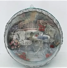 Încărcați imaginea în Galerie, Glob de Craciun 14 cm Masuta din gradina,