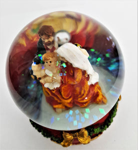Mini-Glob Craciun cu Lichid din Sticla cu Zapada Familia Sfanta 3