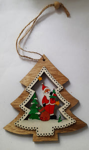 Decoratiune Lemn de Craciun Brad Medalion cu Mos Craciun