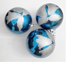 Încărcați imaginea în Galerie, Globuri de Craciun Uniculoare Albastru-Argintiu Ornament Brad Pom 8.00 cm