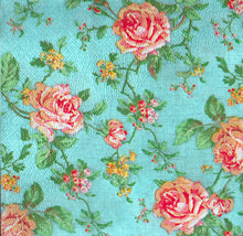 Încărcați imaginea în Galerie, Servetele cu Model Floral de Masa Pachet 10 Buc Crengute cu trandafirasi Roz pe Fond Bleu