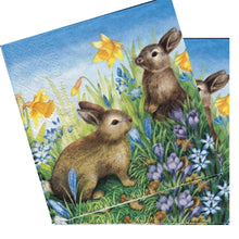 Încărcați imaginea în Galerie, Servetele Decorative de Masa din Hartie Model cu Paste Pachet 10 Buc Iepurasi in Flori de Primavara 3x33 cm Sarbatori