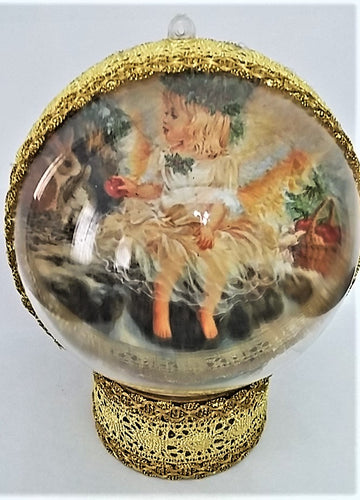 Glob de Craciun 14 cm pe suport Brad Ingerul Auriu si Iepurasul