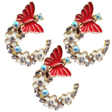 Încărcați imaginea în Galerie, Brosa Martisor 1 8 Martie Fluture Metal Alb-Rosu cu Strasuri
