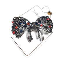 Încărcați imaginea în Galerie, Brosa pe Carton de Martisor 1 8 Martie Funda cu Strasuri Rosii-Albastre