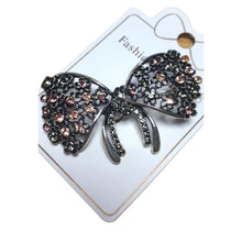 Încărcați imaginea în Galerie, Bijuterie Brosa Martisor pe Carton Funda cu Strasuri Roz Cadou Doamne Femei de 1 8 Martie Martisor