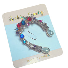 Încărcați imaginea în Galerie, Bijuterie Brosa Martisor pe Carton Potcoava Norocoasa cu Perle si Strasuri Multicolore Cadou Doamne Femei de1 8 Martie