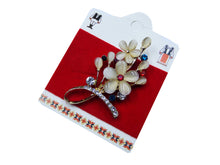 Încărcați imaginea în Galerie, Bijuterie Brosa Martisor pe Carton cu Motive Traditionale Buchet de Flori Cat Eye cu Strasuri Multicolore Cadou Doamne Femei de1 8 Martie cabochon ochi de pisica