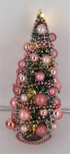 Încărcați imaginea în Galerie, Brad Artificial de Craciun Decorat 27 cm Roz Piersica cu Led