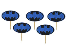 Încărcați imaginea în Galerie, Set Scobitori Cupcake Toppers Candy Bar Figurina Muffin Prajituri Supereroi Batman Omul Liliac