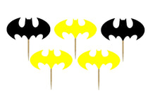 Încărcați imaginea în Galerie, Set 20 buc Scobitori Cupcake Toppers Candy Bar Muffin Batman Negru si Galben Nunta Botez Baieti