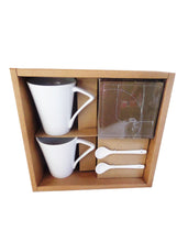 Încărcați imaginea în Galerie, Set Cani in Cutie Cadou Lingurita Suport Coasters El si Ea Piele Ecologica