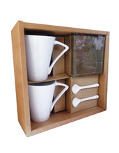 Încărcați imaginea în Galerie, Set Cani in Cutie Cadou Lingurita Suport Coasters El si Ea Piele Ecologica