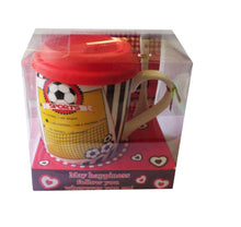 Încărcați imaginea în Galerie, Cana in Cutie Cadou Capac Silicon cu Lingurita Mesaj Sport Fotbal Baieti