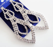 Încărcați imaginea în Galerie, Cercei Mireasa Lungi Statement cu Strasuri Rhinestone Cristale Nunta Lacrima in Cutie Cadou Mirese