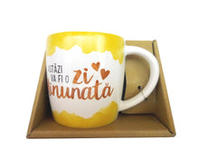 Încărcați imaginea în Galerie, Cana Aniversara in Cutie Cadou &#39;&#39;Astazi va fi o Zi Minunata&#39;&#39;