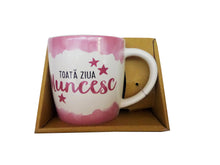 Încărcați imaginea în Galerie, Cana Aniversara in Cutie Cadou &#39;&#39;Toata Ziua Muncesc&#39;&#39;