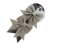 Încărcați imaginea în Galerie, Decoratiuni de Brad Fundite Argintii Glitter Set 2 buc de Agatat pe Brad Pom