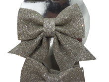 Încărcați imaginea în Galerie, Decoratiuni de Brad Fundite Argintii Glitter Set 2 buc de Agatat pe Brad Pom Sclipici