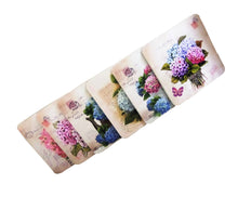 Încărcați imaginea în Galerie, Set 6 Suporturi Pahare Coasters in Suport din Lemn Home Model Floral Zambile Carte Postala Post Card