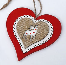 Încărcați imaginea în Galerie, Decoratiune Lemn de Craciun Inima Rosie cu Dantela si Cerb