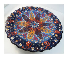 Încărcați imaginea în Galerie, Farfurie Platou cu Model Traditional Turcesc Ceramica Pictat Manual  Albastru-Portocaliu Decorativa 25 cm