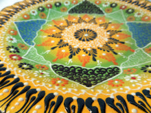 Încărcați imaginea în Galerie, Farfurie Platou cu Model Traditional Turcesc Ceramica Pictat Manual Galben-Verde Decorativa 25 cm Etnic Taranesc