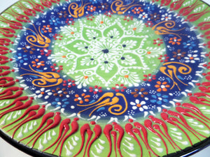 Farfurie Platou cu Model Traditional Turcesc Ceramica Pictat Manual Rosu-Verde Decorativa 25 cm Motive Taranesti Turcesti