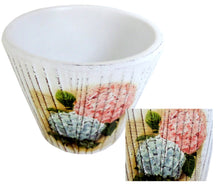 Încărcați imaginea în Galerie, Ghiveci Flori Ceramica Zambile