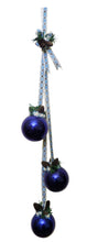 Încărcați imaginea în Galerie, Ghirlanda Decorativa de Craciun Agatat din Globuri Brad Pom de Usa Albastra